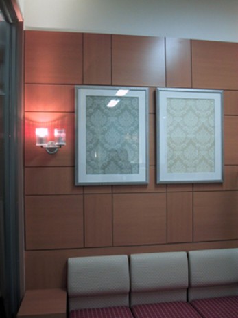 木目が美しい壁面パネル