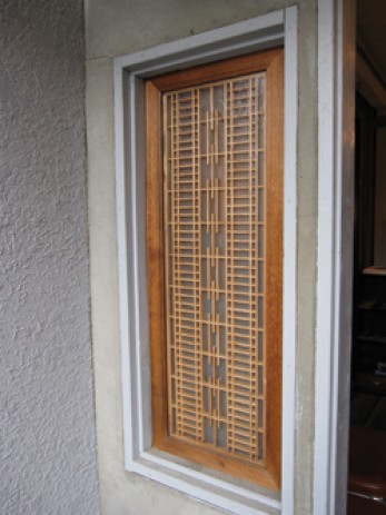 FIX窓にはめてアクセントに