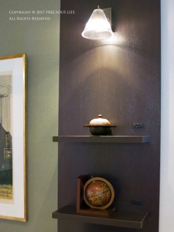 待合室　飾り棚／M医院