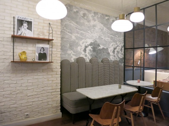 ホテル内のダイニングエリアでの印象的な壁紙使い Hotel Paradis／Paris