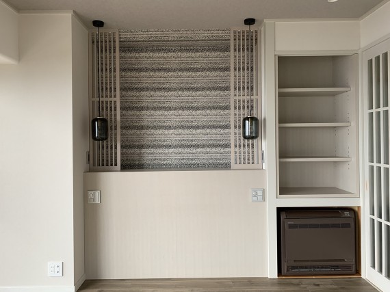 床の間だった場所を造作ベッドヘッドボードに変更